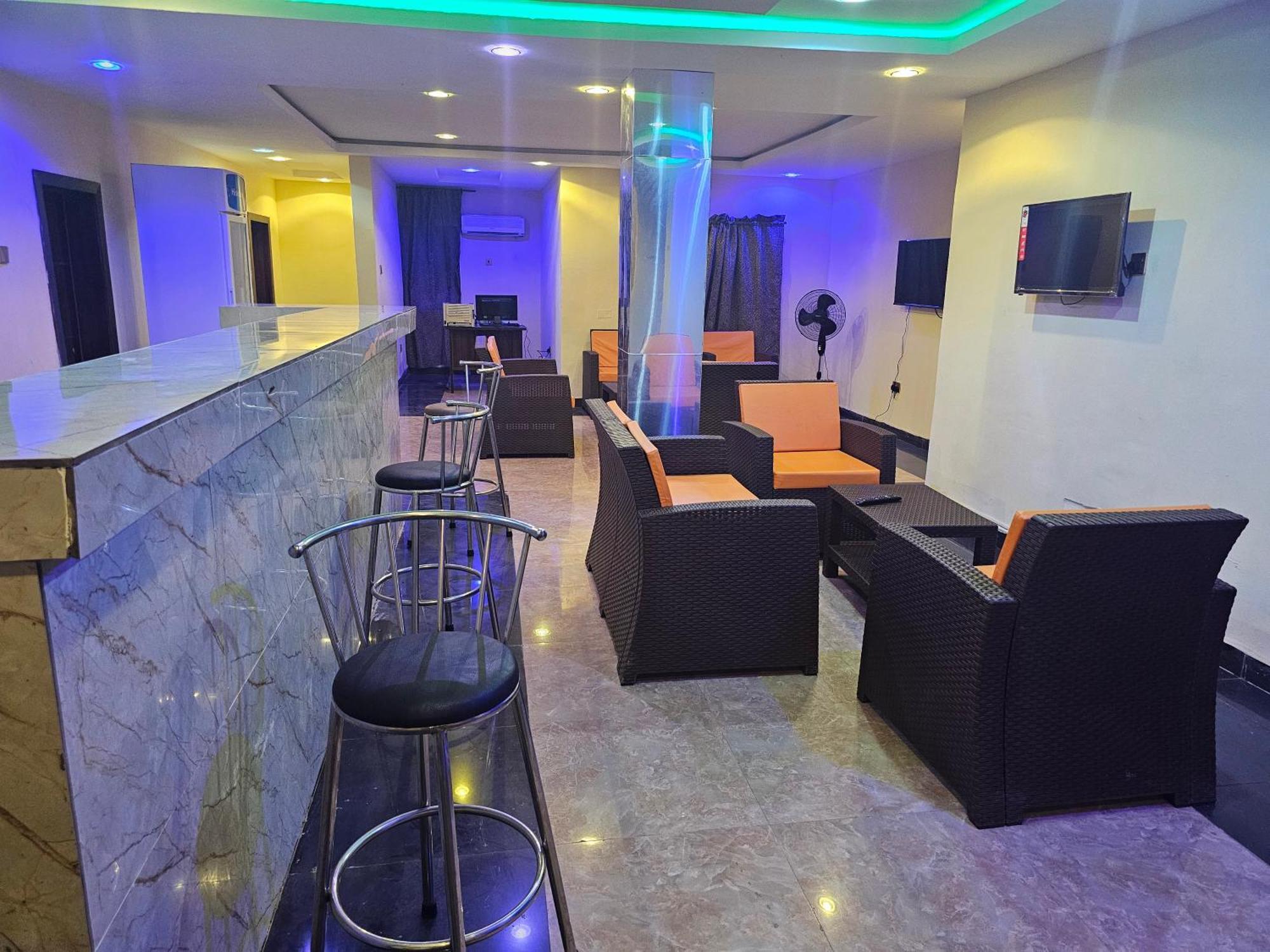 Bmh Hotel & Suites Ибадан Экстерьер фото